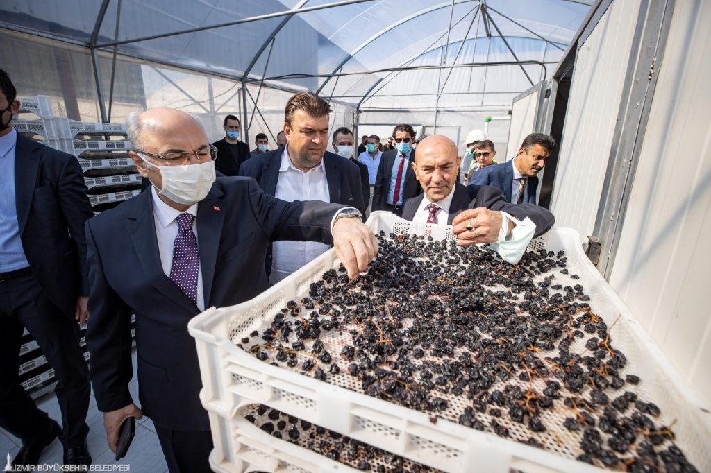 İzmir Valisi Yavuz Selim Köşger ve İBB Başkanı Tunç Soyer Seferihisar'daki Jeotermal Tesisleri İnceledi seferihisar jes 3 1024x682 - İzmir Valisi Yavuz Selim Köşger ve İBB Başkanı Tunç Soyer Seferihisar'daki Jeotermal Tesisleri İnceledi